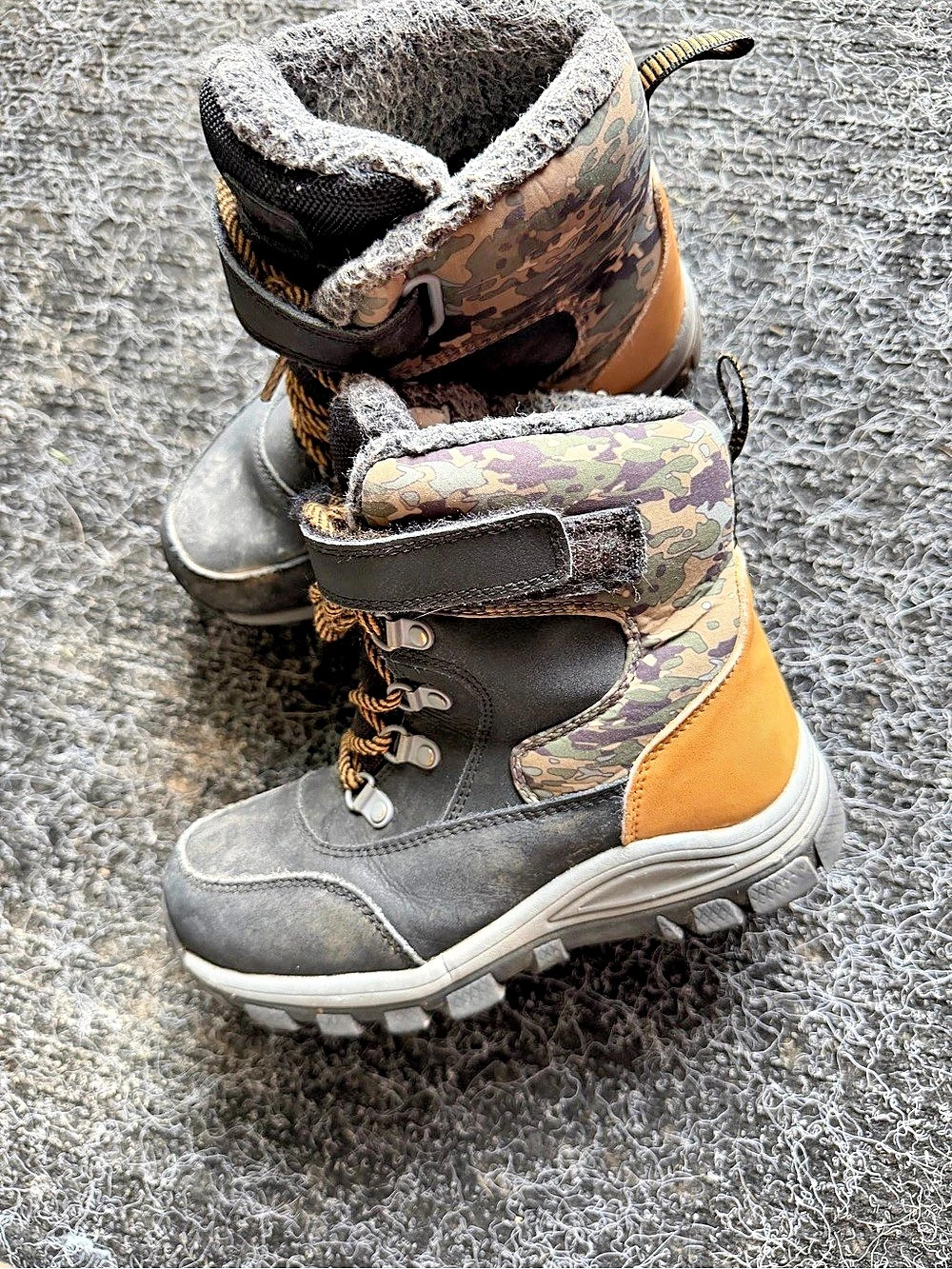 Cat & Jack Kids Camo Winter Boots Black & Brown